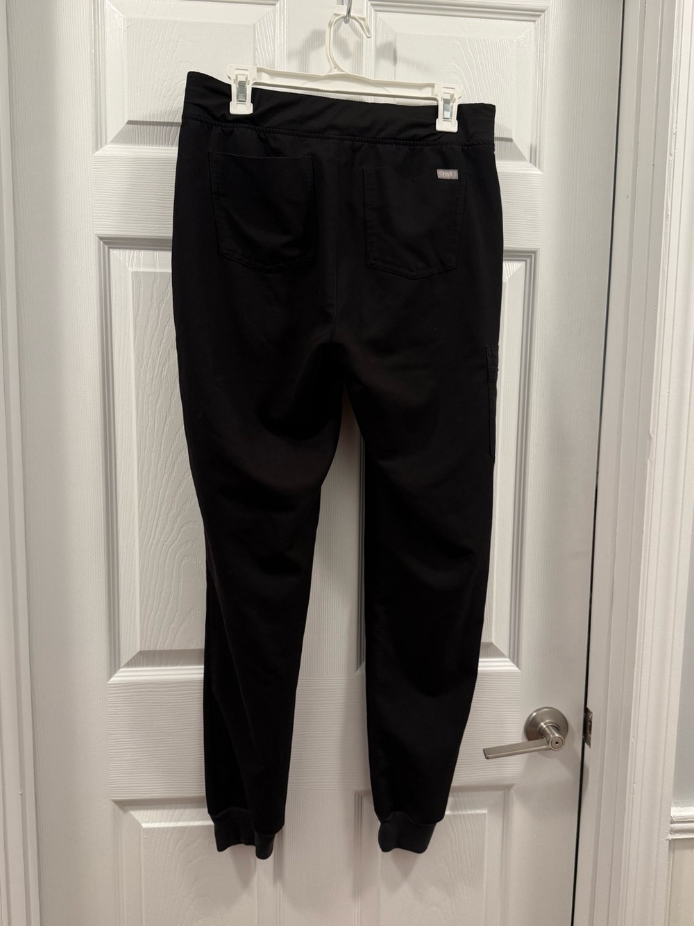 FIGS woman’s Zamora jogger scrub pant in black size medium tall - Picture 5 of 8